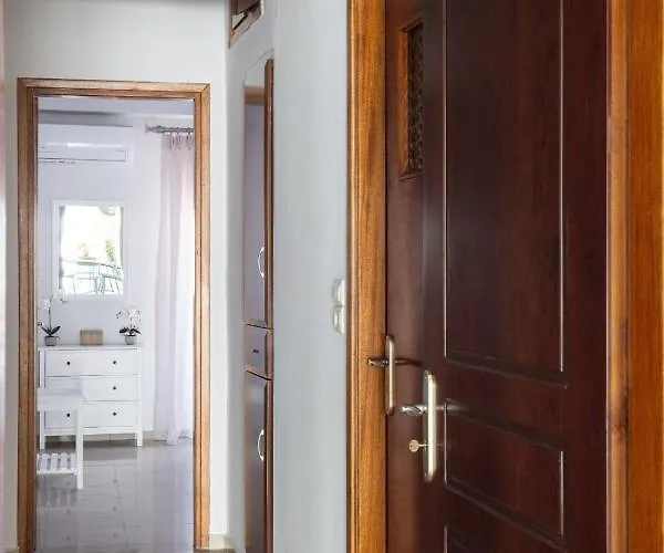 Maria's Comfort 300 Metre From The Sea Apartment Rethymno